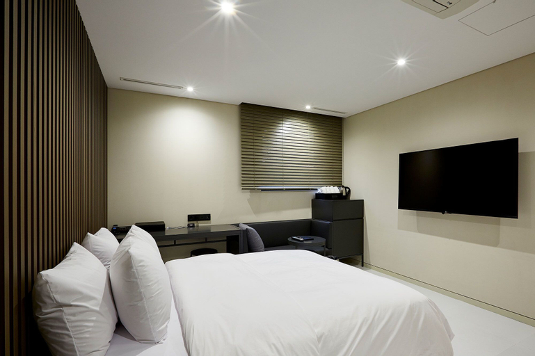 Bedroom 14
