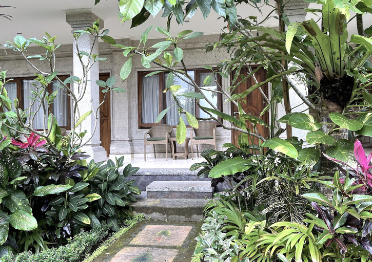 Exterior & Views 10