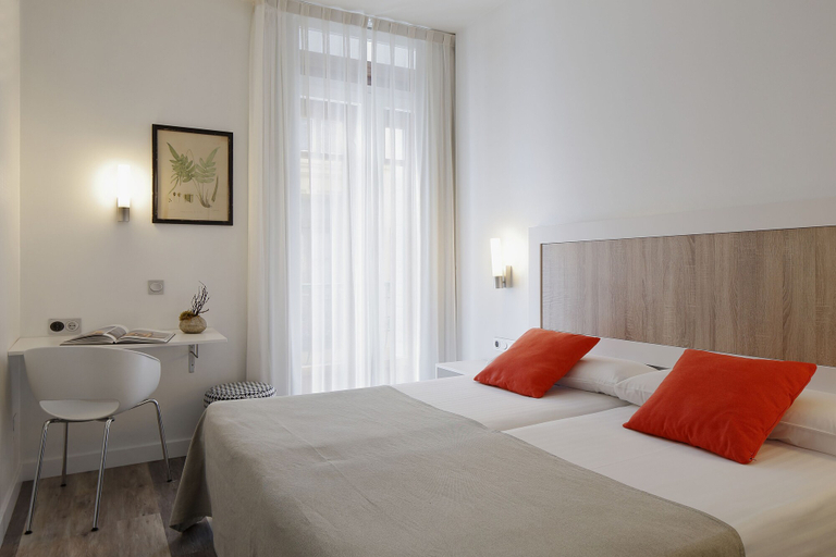 Bedroom 5, Hotel Santa Rosa, Blue Hoteles, Asturias