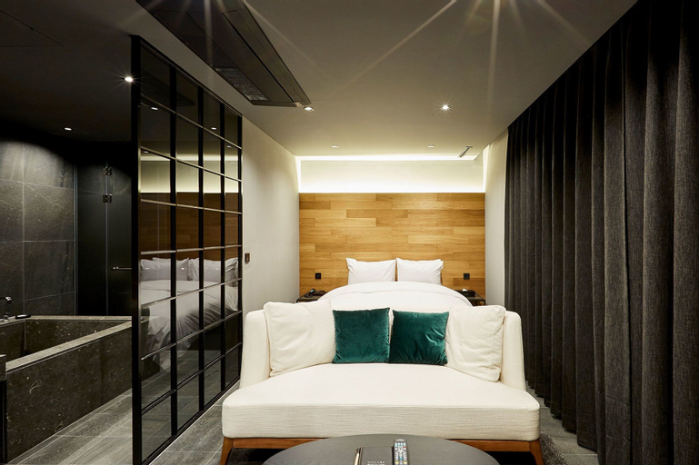 Bedroom 28