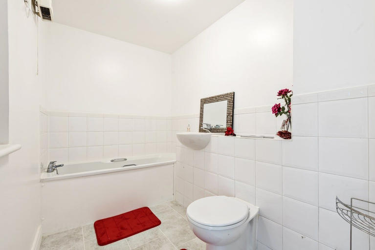 Bathroom 4, 2 Bed Flat, Dedicated Workspace, Parking, 4KTV, London