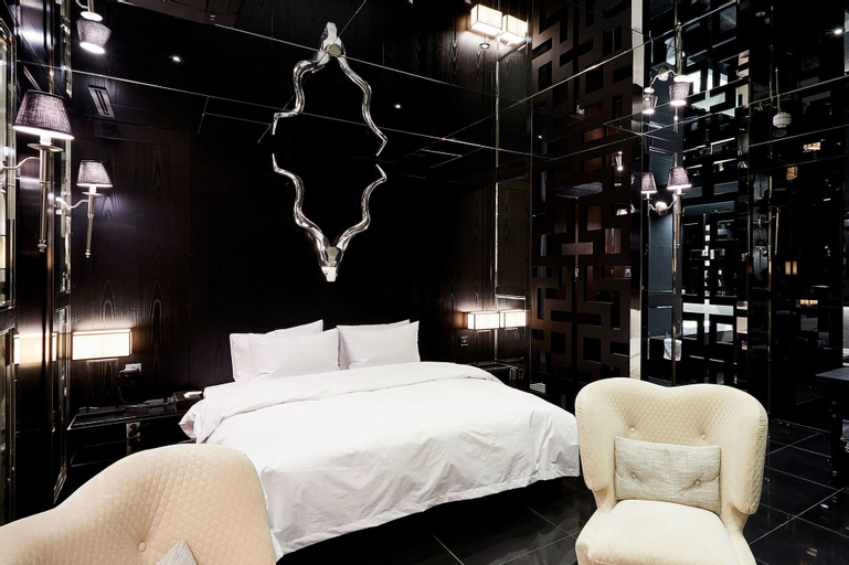 Bedroom 24