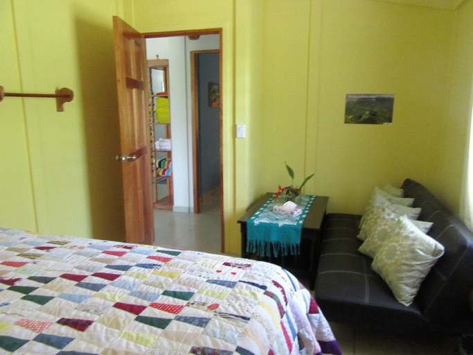 Bedroom 3, Maya Hill Lodge
