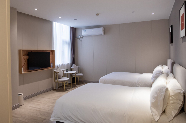 Bedroom 13