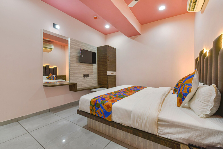 Bedroom 2, Fabhotel Max Inn, Ahmadabad