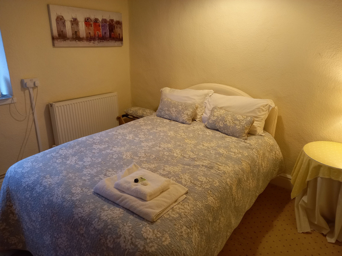 Bedroom 3, Bickleigh Castle Hotel, Devon