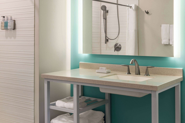 Bathroom 4, The Orbit Hotel, Trademark Collection by Wyndham, Cuyahoga