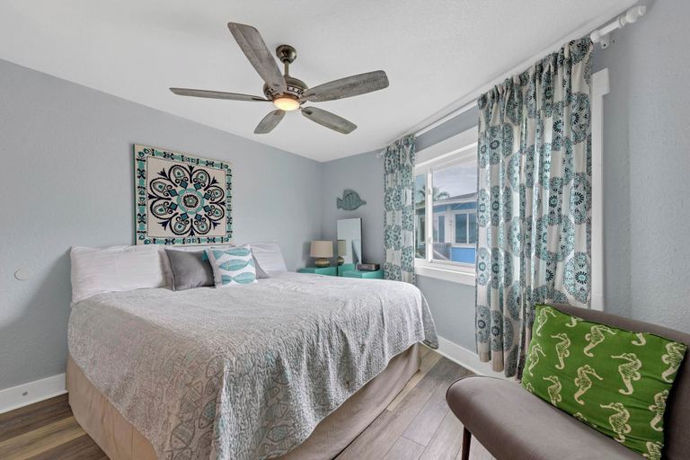 Bedroom 3, Sea U Sundae, Nueces