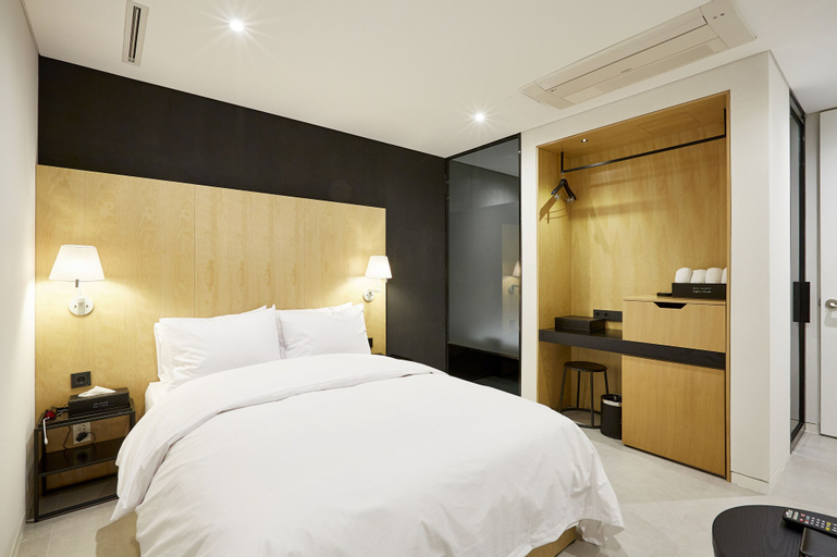 Bedroom 12