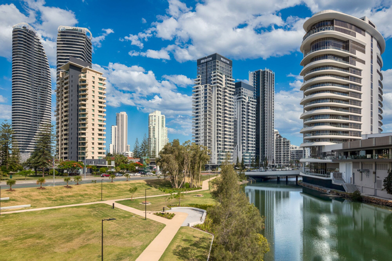 Exterior & Views 2, Meriton Suites Broadbeach, Gold Coast, Gold Coast