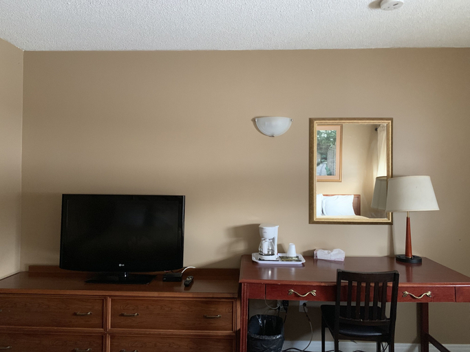 Others 5, Village Inn & Suites, Greater Sudbury