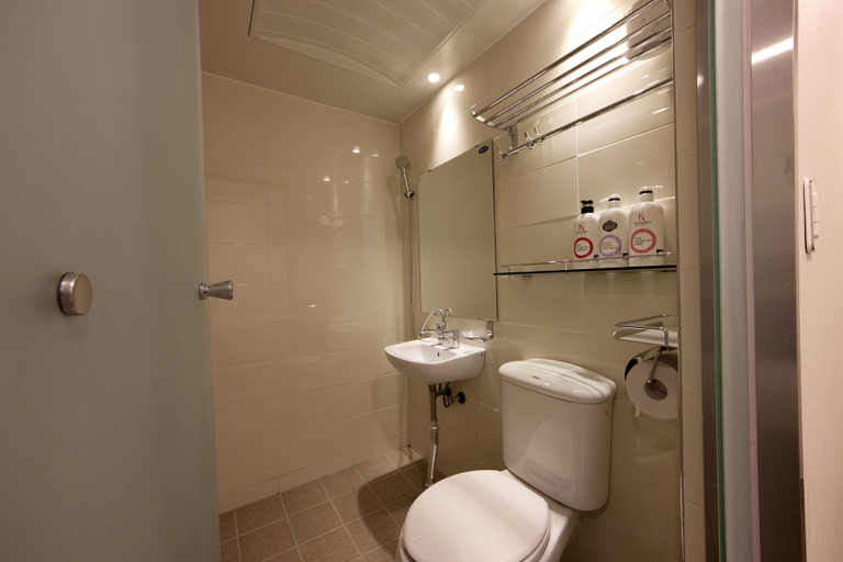 Bathroom 4, K-Guesthouse Myeongdong 1, Jung