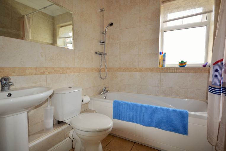 Bathroom 3, Woodside Cottage, Isle of Wight
