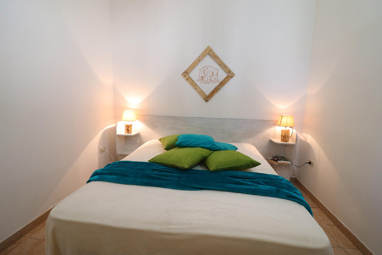 Bedroom 4, Casa Pizzutella Torre Santo Stefano in Otranto 3 places, Lecce