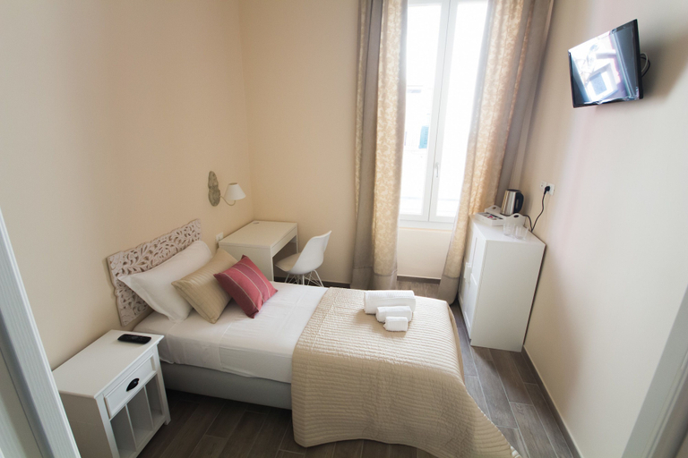 Bedroom 3, Emily Rooms, Imperia