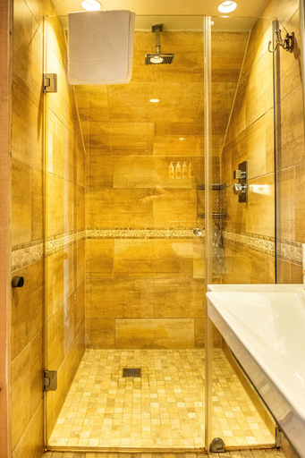 Bathroom 3, Wiveton Bell, Norfolk