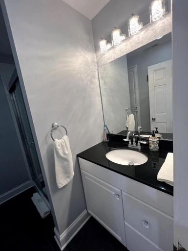 Bathroom, Fremont St. Guesthouse, Cook
