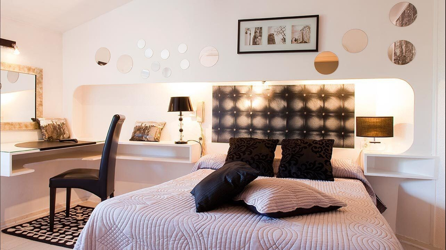 Bedroom 2, Les Clos de Chaponost, Rhône
