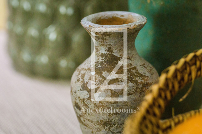 Food & Drinks 18