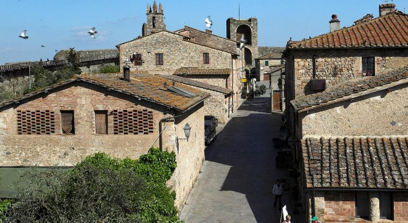 Facilities 2, Camere Dentro Il Castello, Siena