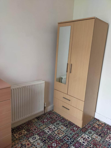 Bedroom 5, Paradise Apartment- Female Only, Bradford
