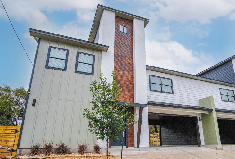 Exterior & Views 1, Amazing 3BR 2BA Only 5 Mins From Downtown, Bexar