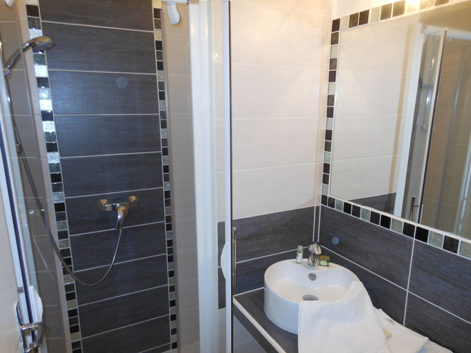 Bathroom 4, Logis le Printemps, Drôme