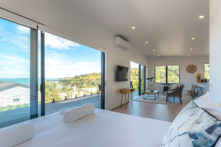 Bedroom 2, Luna Cottage - Ocean Views on Waiheke, Auckland