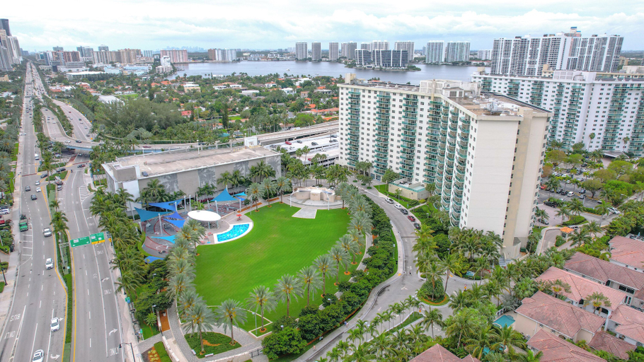 Exterior & Views 2, Best of Ocean Reserve by Cielo Stays, Miami-Dade