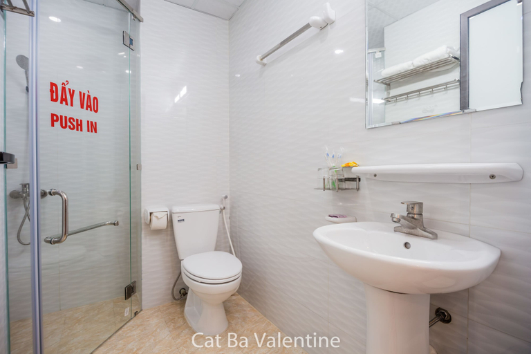 Bathroom 5, Cat Ba Valentine Hotel, Cát Hải