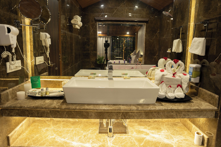 Bathroom 4, Hotel Snowland Srinagar, Srinagar