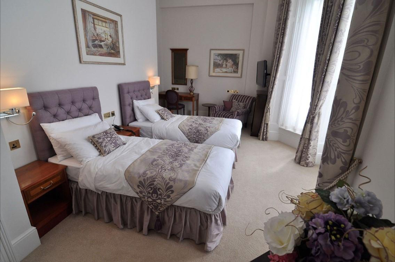 Bedroom 2, Park International Hotel, London