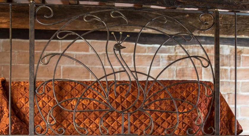 Facilities 4, Camere Dentro Il Castello, Siena