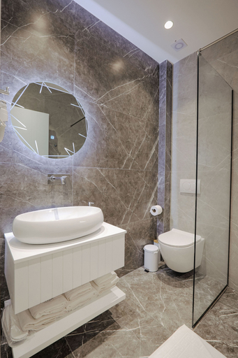 Bathroom 5, Sunlight Hotel, Sarandës