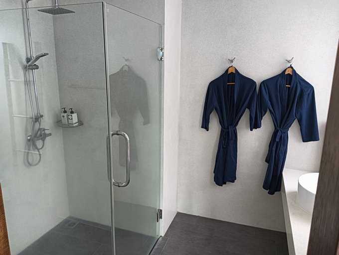 Bathroom 4