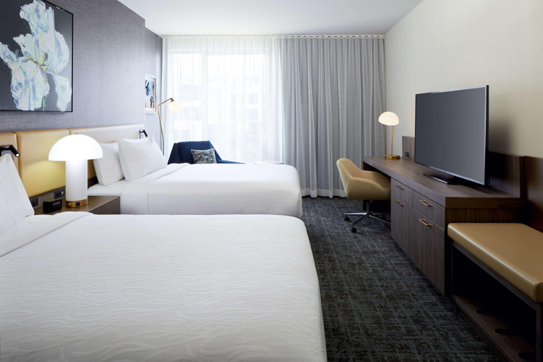 Bedroom 3, Hilton Garden Inn Montreal Midtown, Montréal