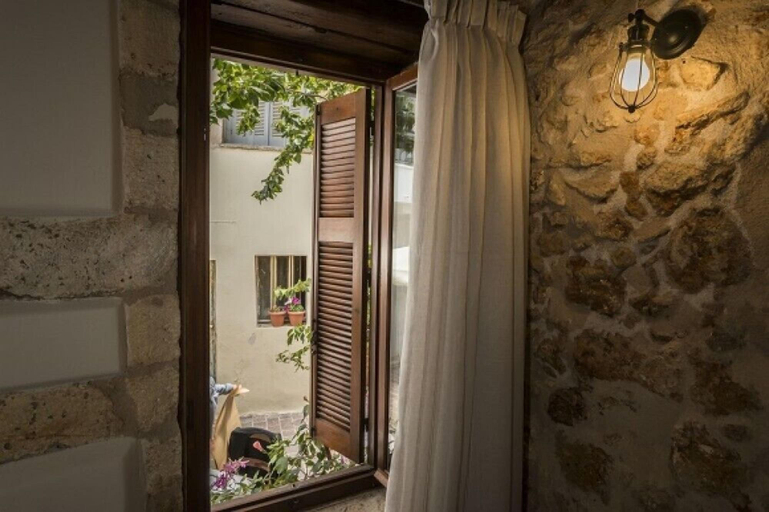 Others 4, Eulogia Casa, Crete