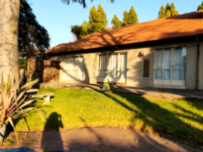 Exterior & Views, Cozy Guesthouse in Sandton., City of Johannesburg