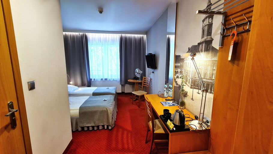 Bedroom 4, Hotel Malinowski Economy, Gliwice City