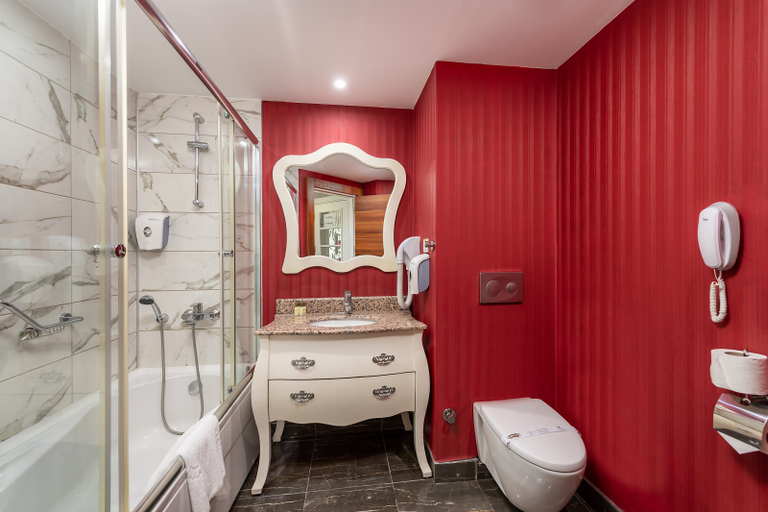 Bathroom 5, Vikingen Infinity Resort & Spa, Alanya