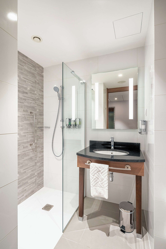 Bathroom 4, Hampton by Hilton Warsaw Mokotow, Warsaw