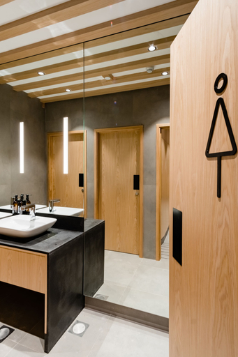 Bathroom 3, Sleepover Doha North Node, Gate C30, Doha