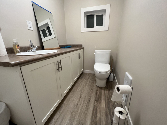 Bathroom 5, Keefers Place, Fraser Valley