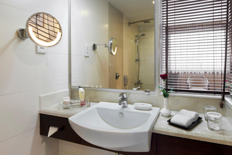 Bathroom 5, Hotel The Soaltee Kathmandu, Autograph Collection, Bagmati