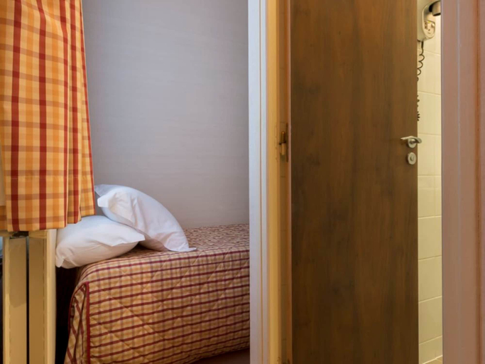 Bedroom 3, Hôtel Le Home, Val-de-Marne