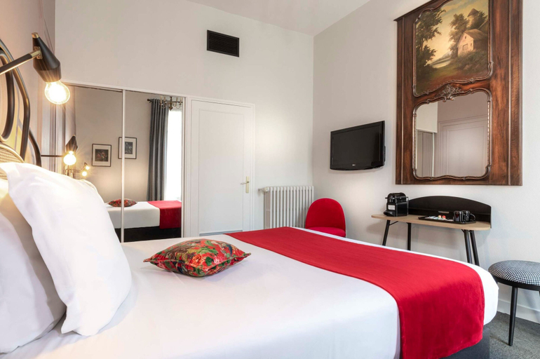 Bedroom 2, Hotel Saint Regis, Saône-et-Loire
