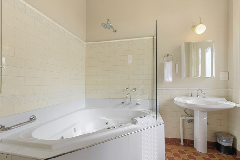 Bathroom 4, The Riversleigh, E. Gippsland - Bairnsdale