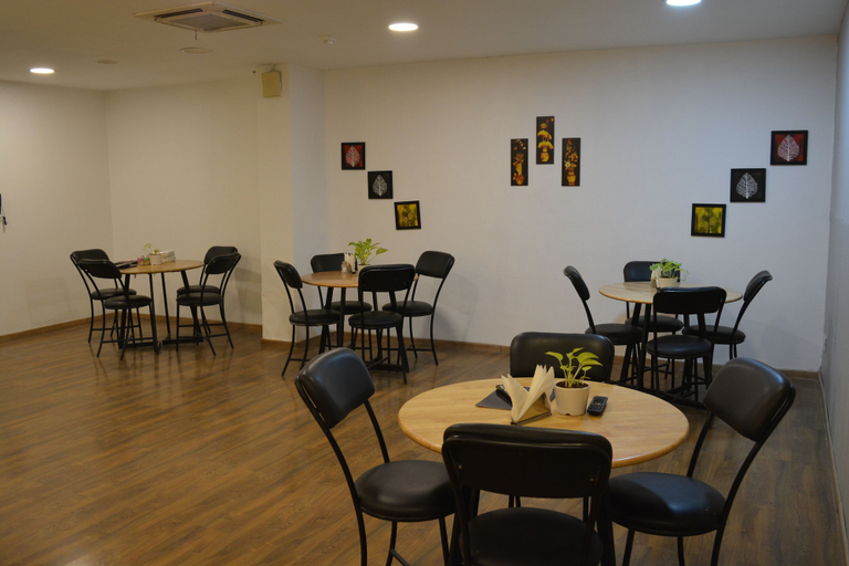 Food & Drinks 4, Hotel Golden World, Ghaziabad