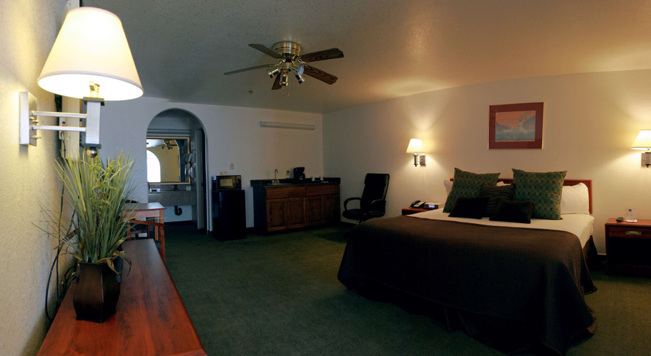 Bedroom 4, Best Western Colorado River Inn, San Bernardino