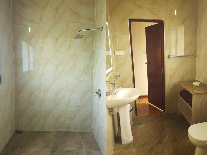 Bathroom 4, Tropical Beach House, Hikkaduwa, Hikkaduwa